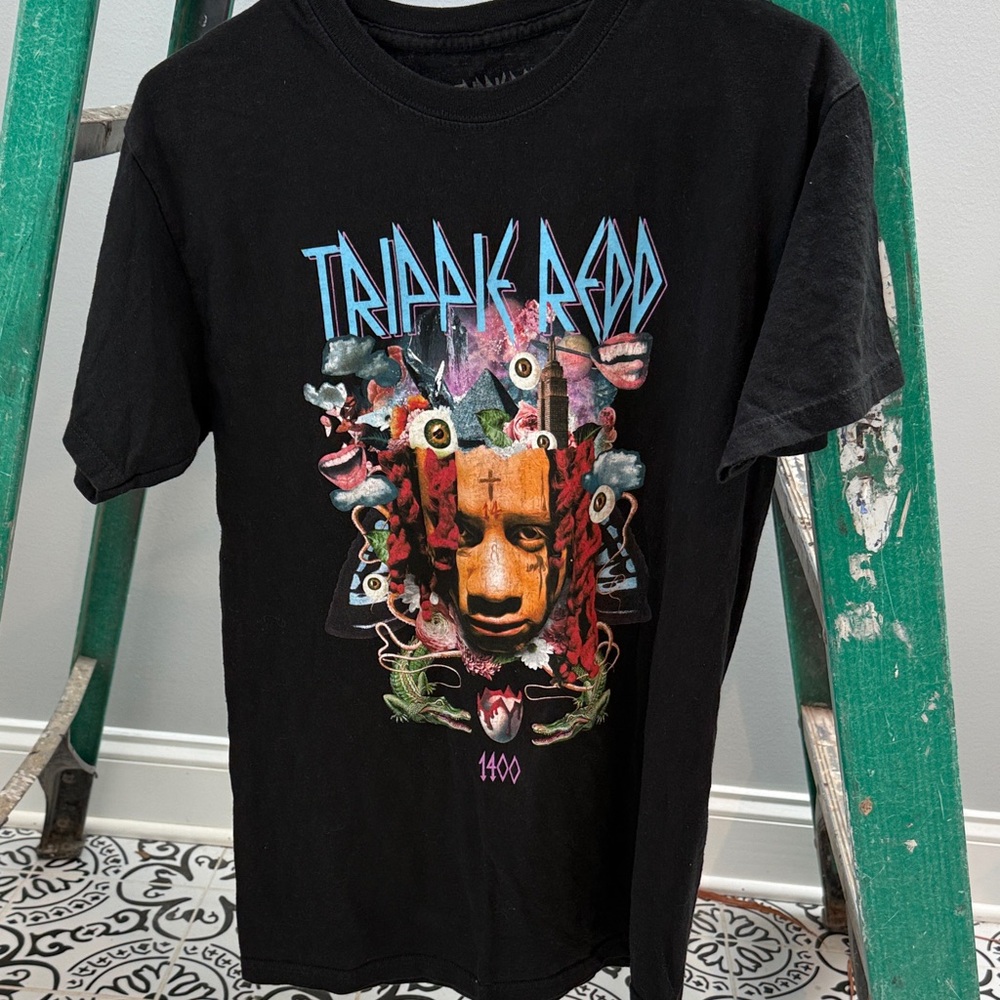 Hot Topic Black Graphic Tee